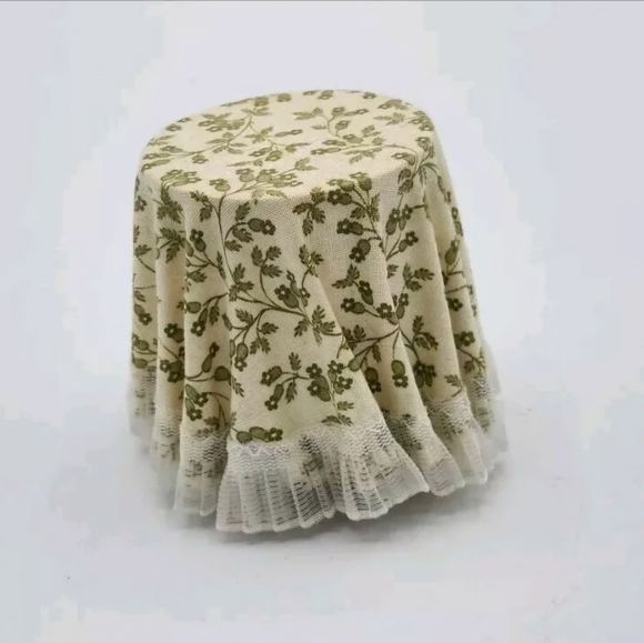 Vintage Chrysnbon Judy Berman Round Table With Cloth Miniature Doll House - Picture 2 of 4